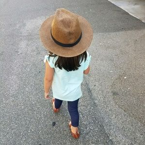 Meet your Posher, Ely