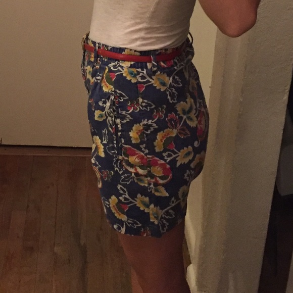 Floral high-waisted jean shorts - Picture 2 of 9