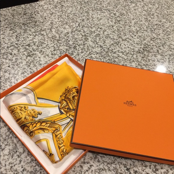Hermes 55*55 silk scarf - Picture 2 of 3