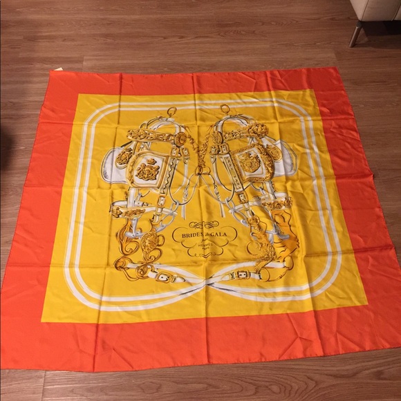 Hermes 55*55 silk scarf - Picture 3 of 3