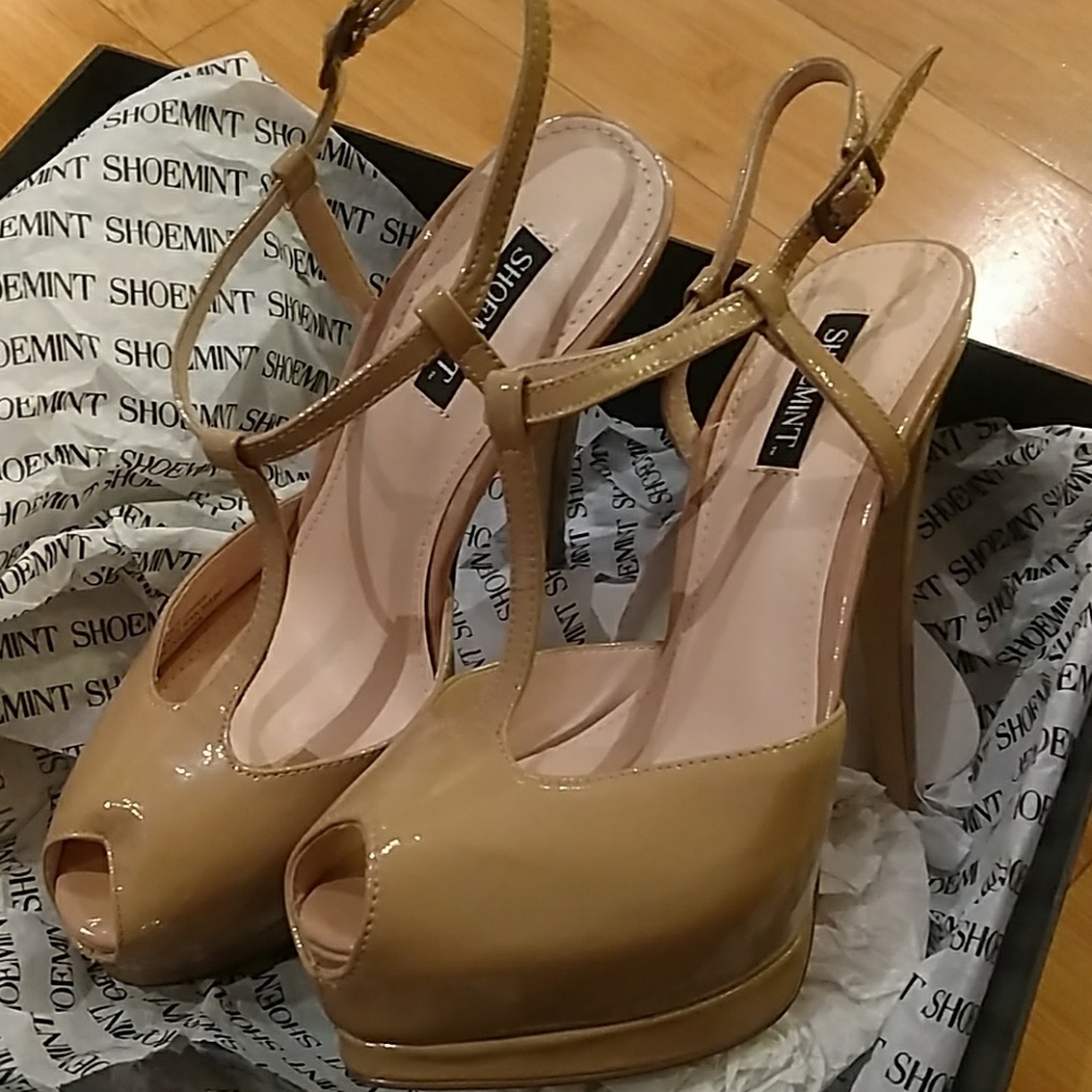 Shoe Mint mia nude womens 6.5 platform heels