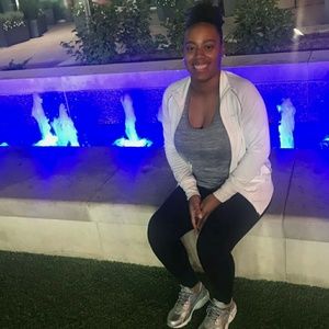 Meet your Posher, Crystal