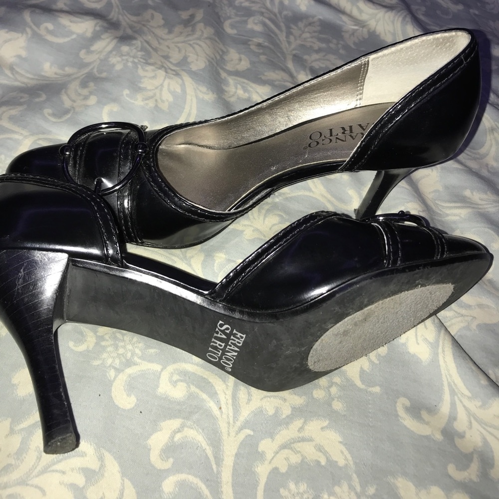 Black heels size 6