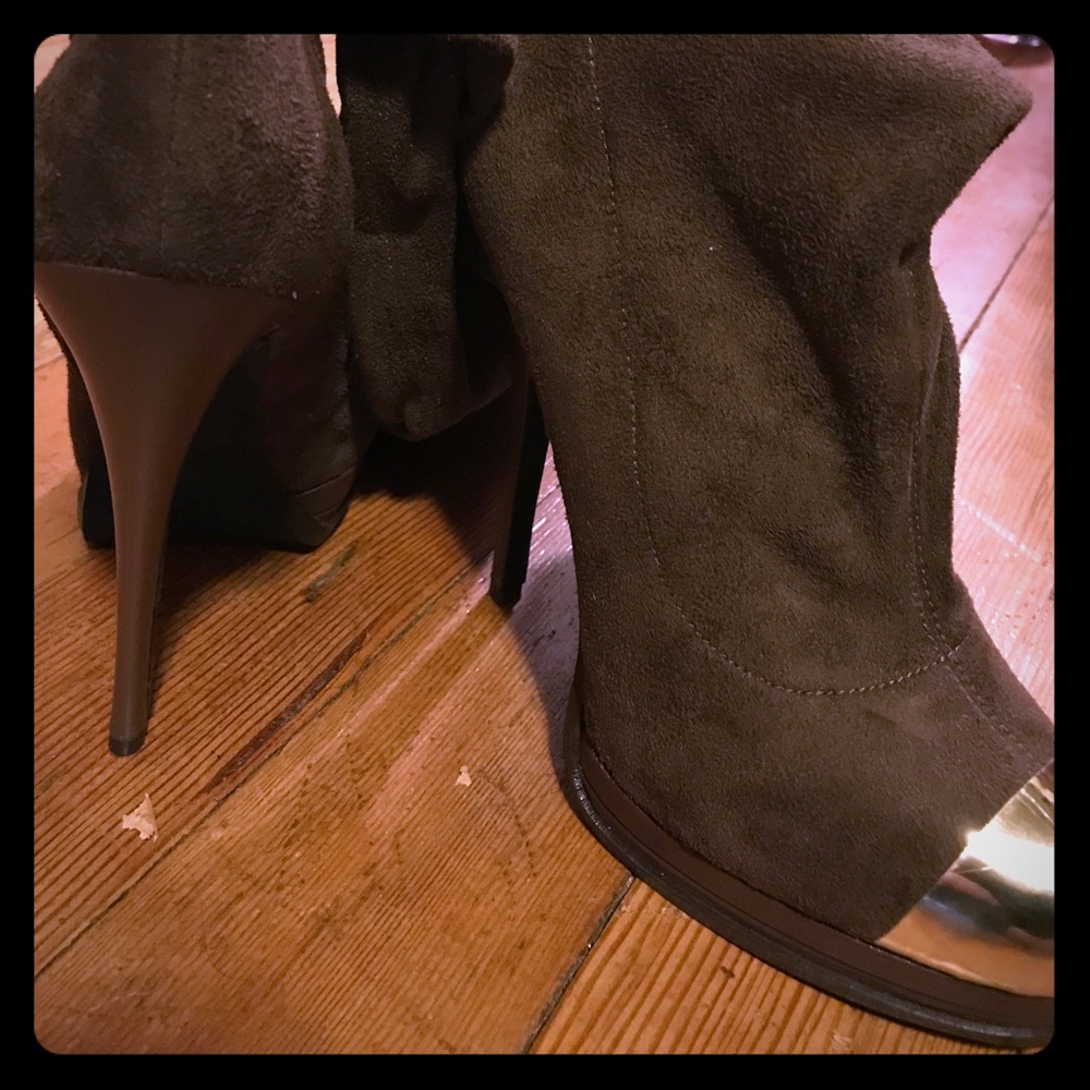 New! Bebe Brown Suede Knee High 5 inch Boots