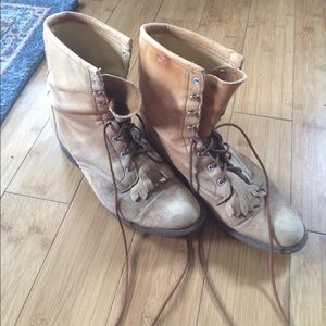 Laredo tan leather lace up boots
