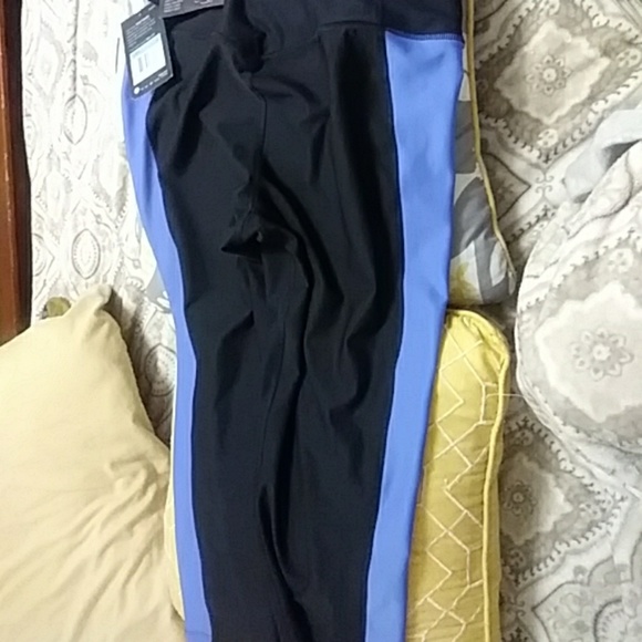 Nike Dri Fit Capri - Picture 3 of 7