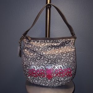 XOXO SPOTLIGHT HANDBAG HEART CHARM