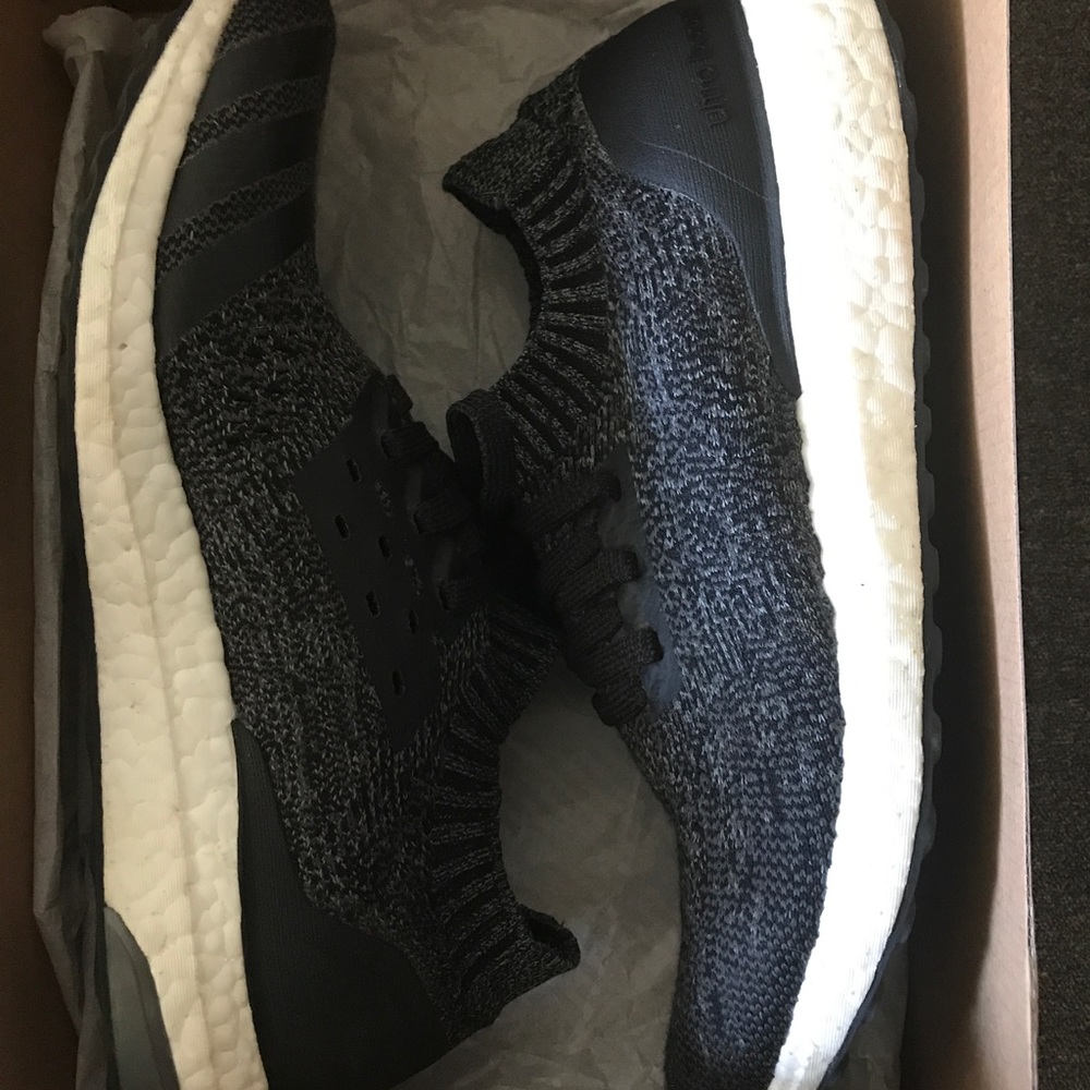 Adidas UltraBoost Uncaged Charcoal black/grey