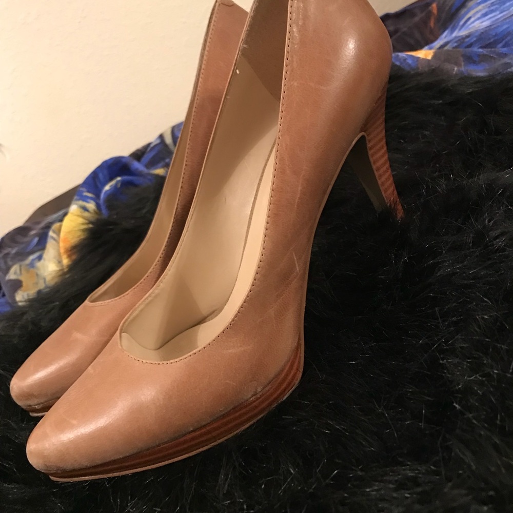 Leather pumps (Gently used)