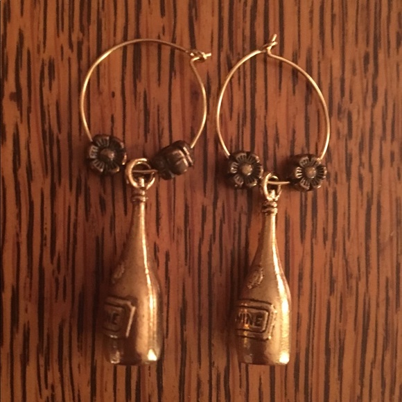 Other - GOLD WINE BOTTLE CHARMS