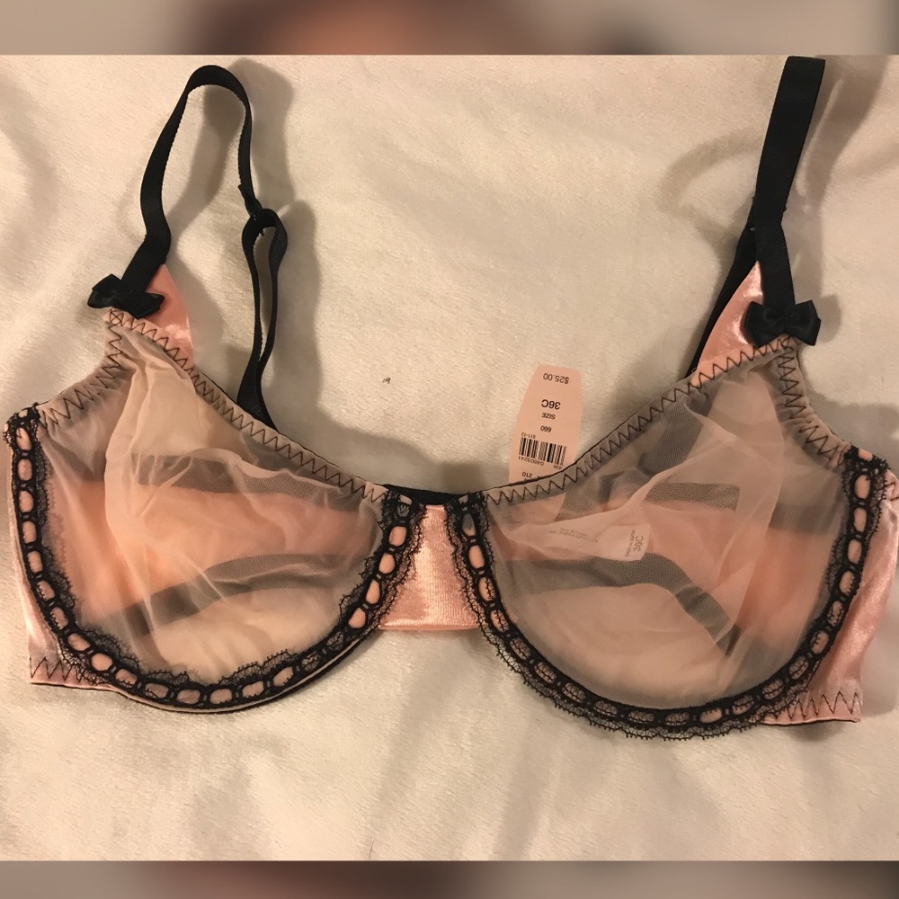 NWT: Pink Victoria Secret 36C Bra