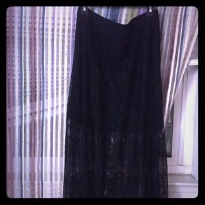 Forever 21 plus lace black long skirt