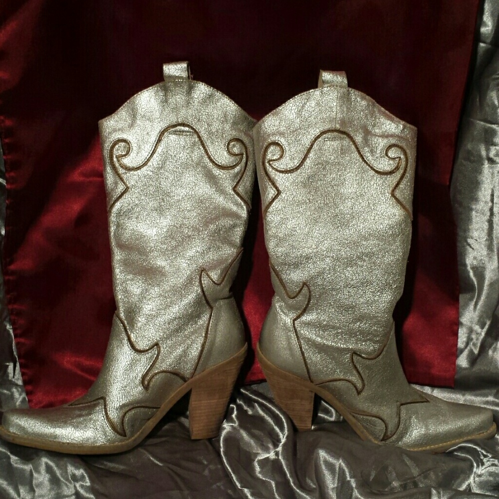 Penny loves kenny boots