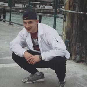 Meet your Posher, Santanna