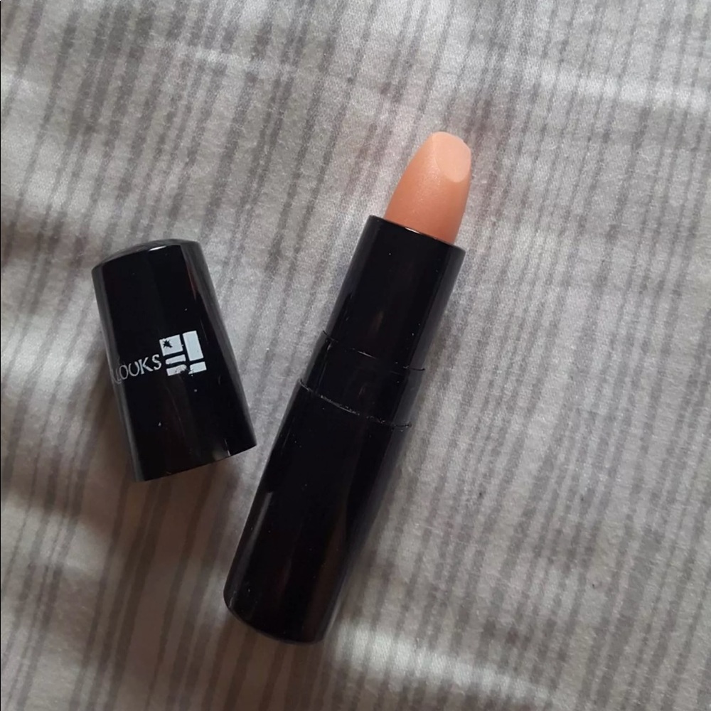 Starlooks Lipstick in Puzzy