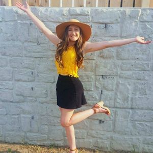 Meet your Posher, Joy