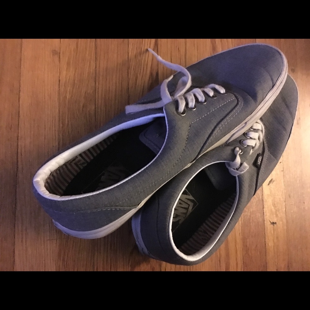 Vans - Picture 2 of 2