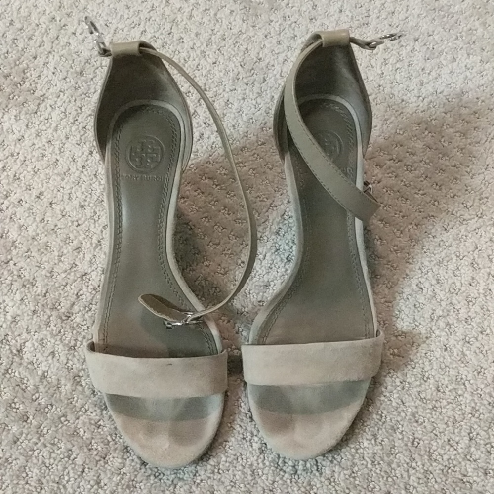 Tory Burch Size 7.5 Thames Suede Taupe Wedges