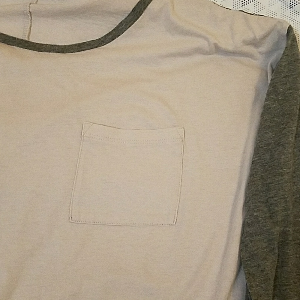 GAP top - Picture 2 of 4