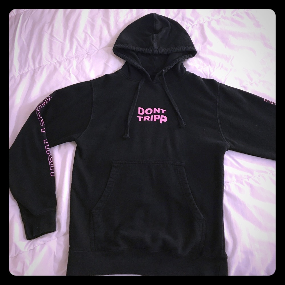 Zumiez Black “Don’t Trip” Sweater