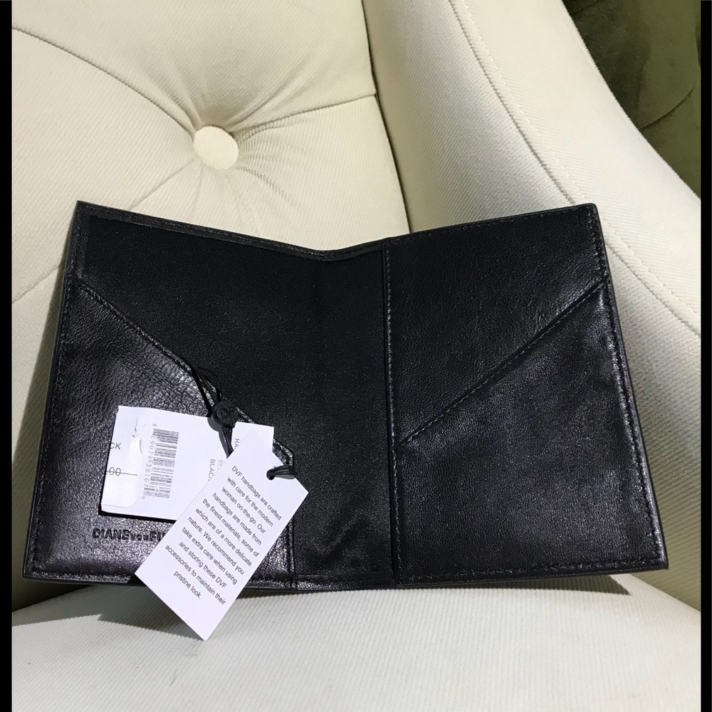 Diane von Furstenberg  (DVF) calf fur passport - Picture 2 of 5