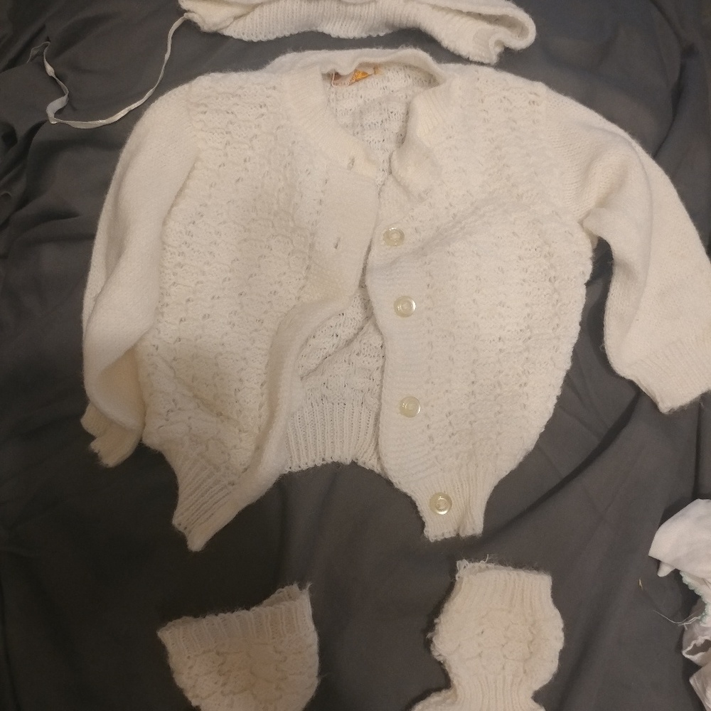 Baby sweater socks hat.hand crocet
