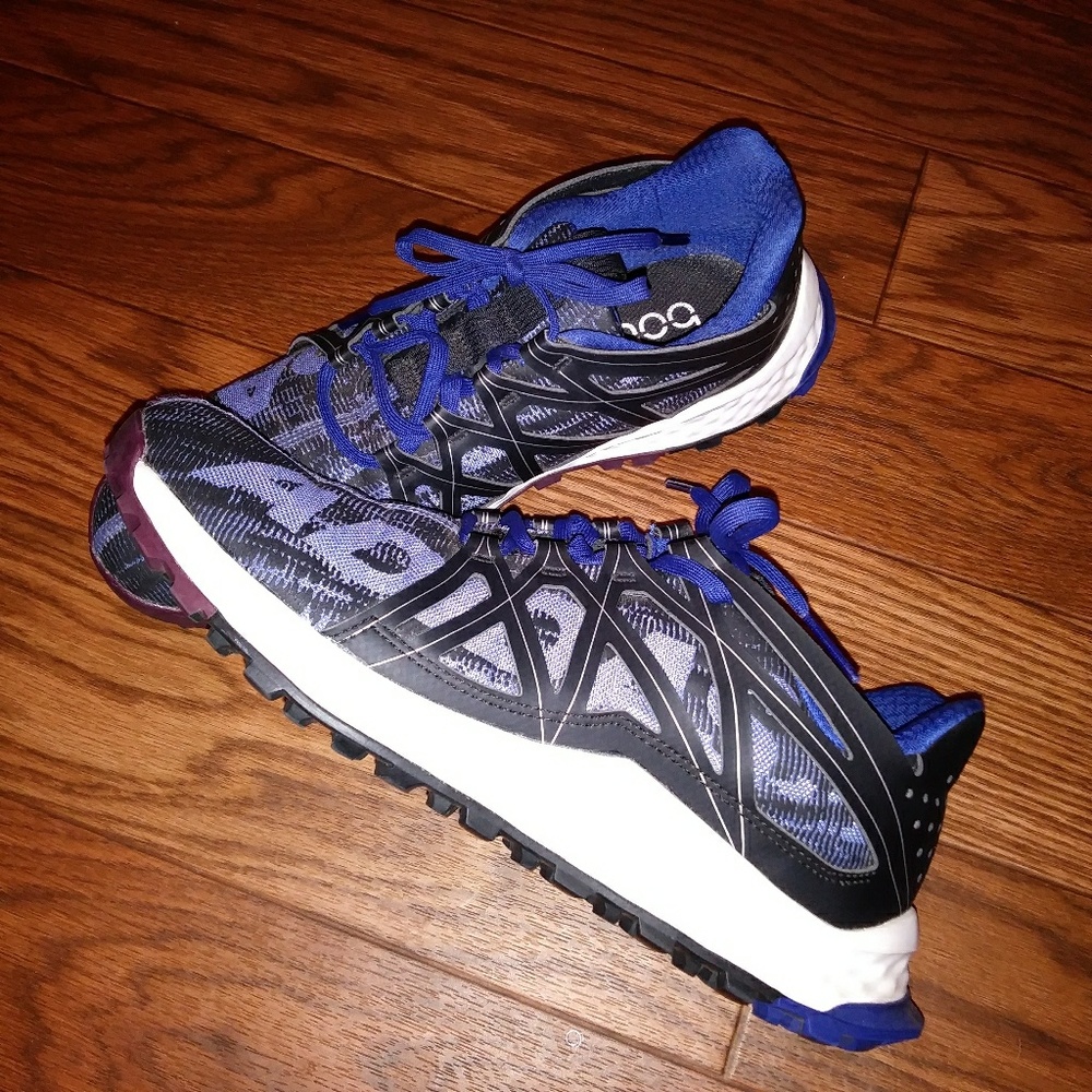 Vigor Bounce Trail Runner Athletic Sneakers
