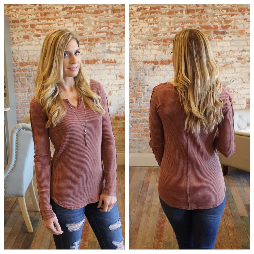 ✨LAST✨Burgundy wash dye detail sleeve thermal  top - Picture 4 of 4