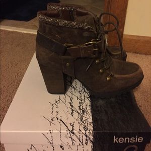 Kensie- booties size 8 Worn once