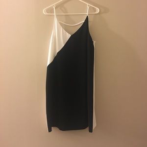 1.State Black and White Shift Dress