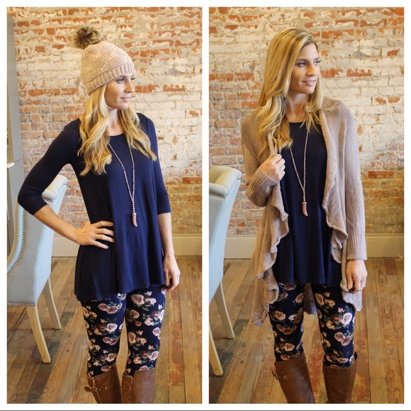 Navy floral soft knit leggings - Picture 2 of 2