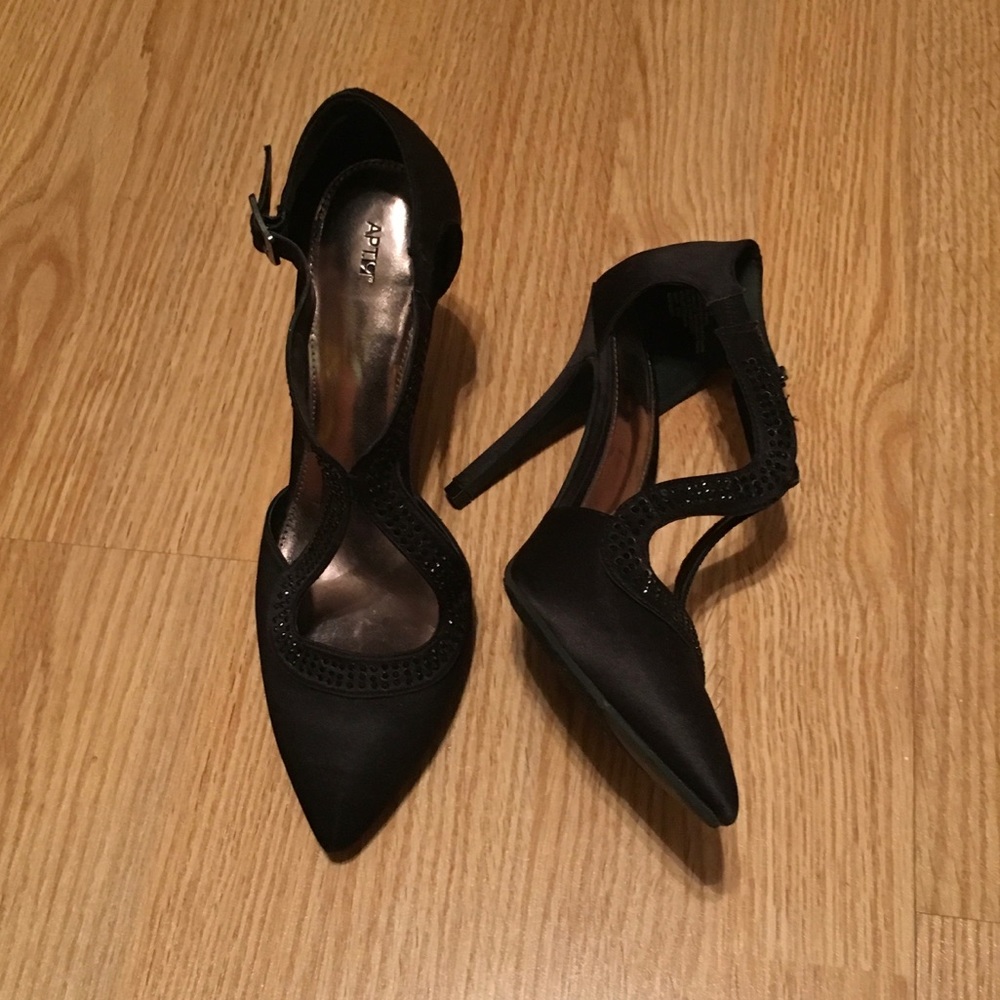 Apt 9 Heels