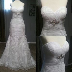 White Mermaid Style Wedding Gown | Prom Size 8