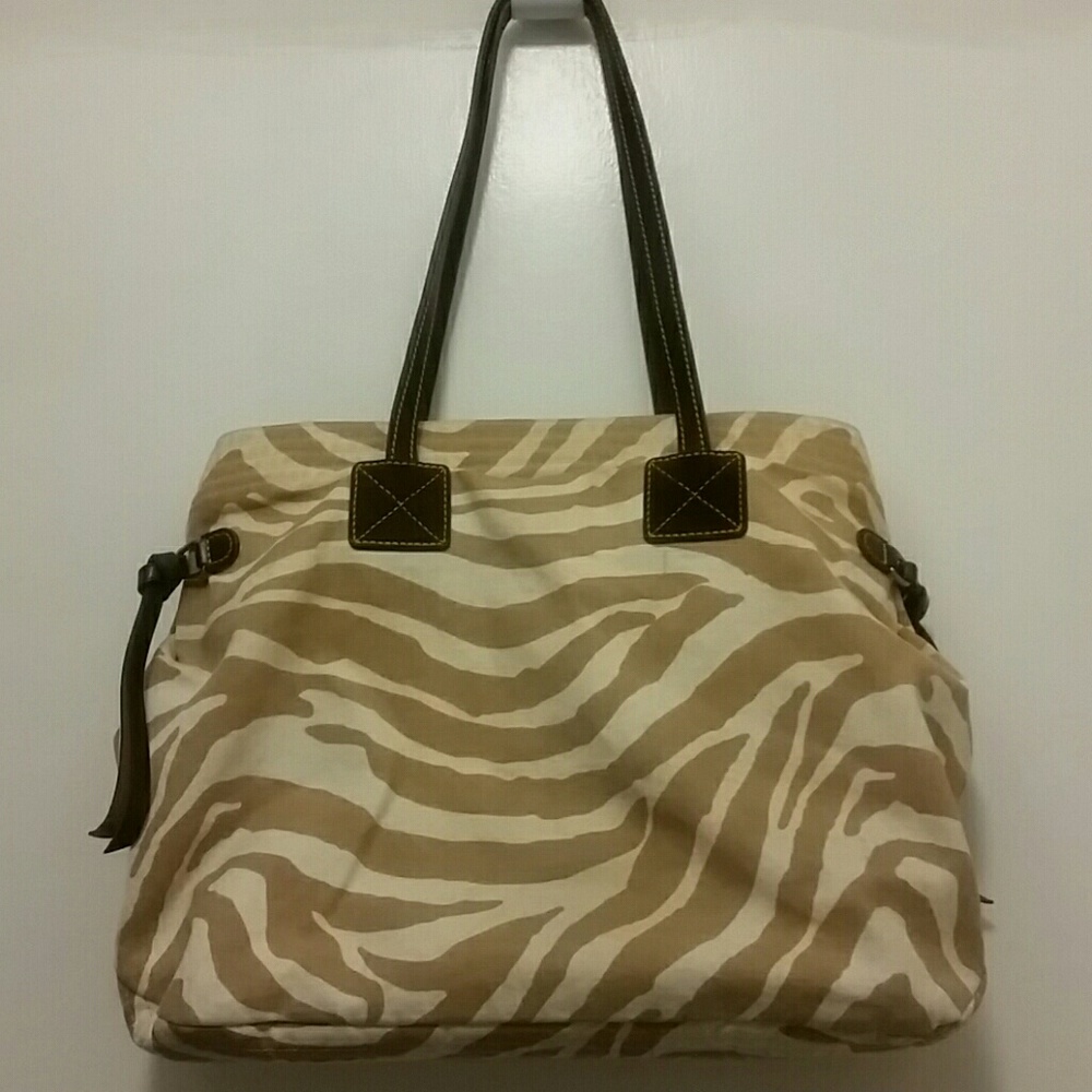 Authentic Dooney&Bourke Tote/Satchel Bag like new