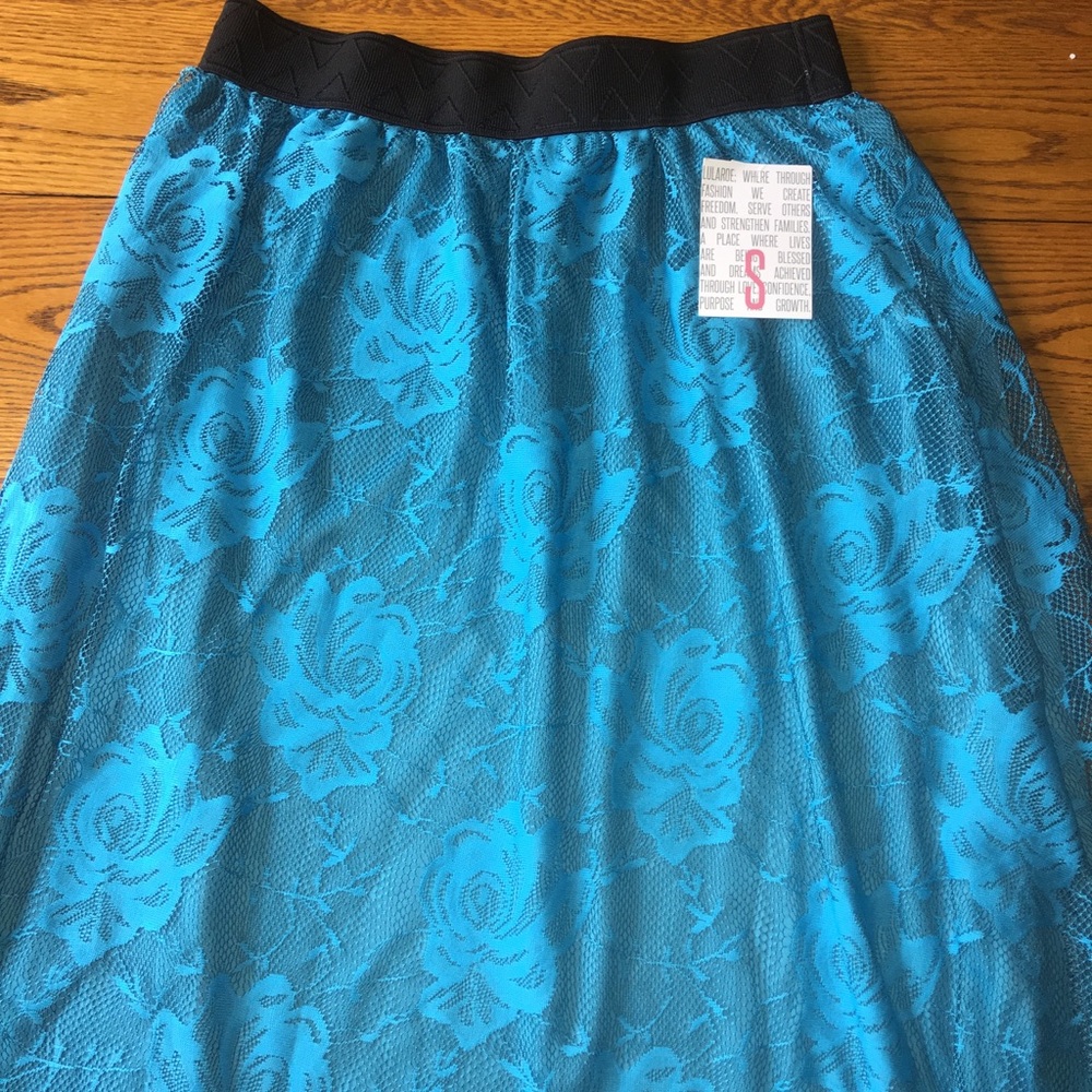 LuLaRoe Lucy skirt