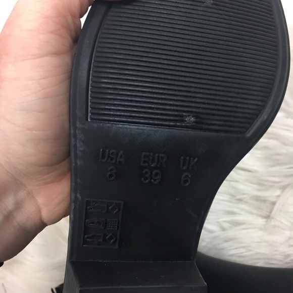 NEW Urban Outfitters Dora Black rainboots - Picture 8 of 8