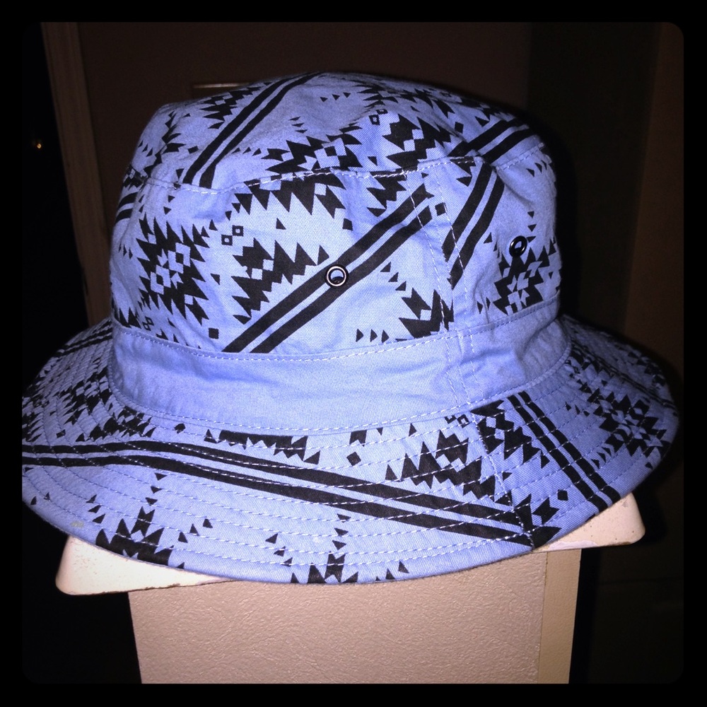 Bucket hat