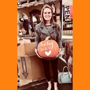 Meet your Posher, Abigail