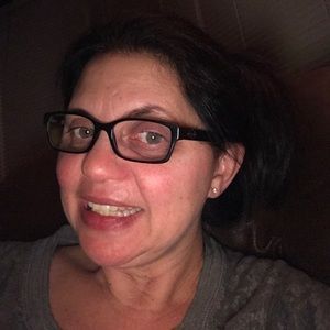 Meet your Posher, Adrianne