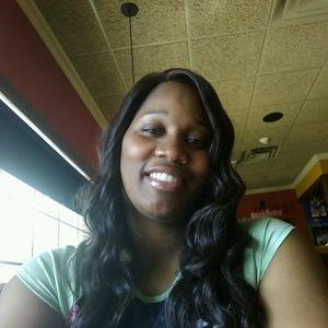 Meet your Posher, Senovia