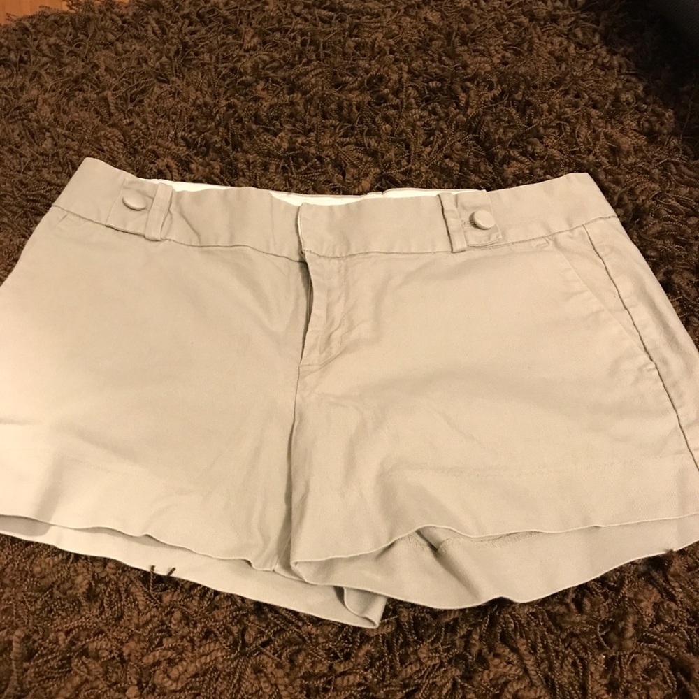 Banana Republic tan stylish shorts Size 8
