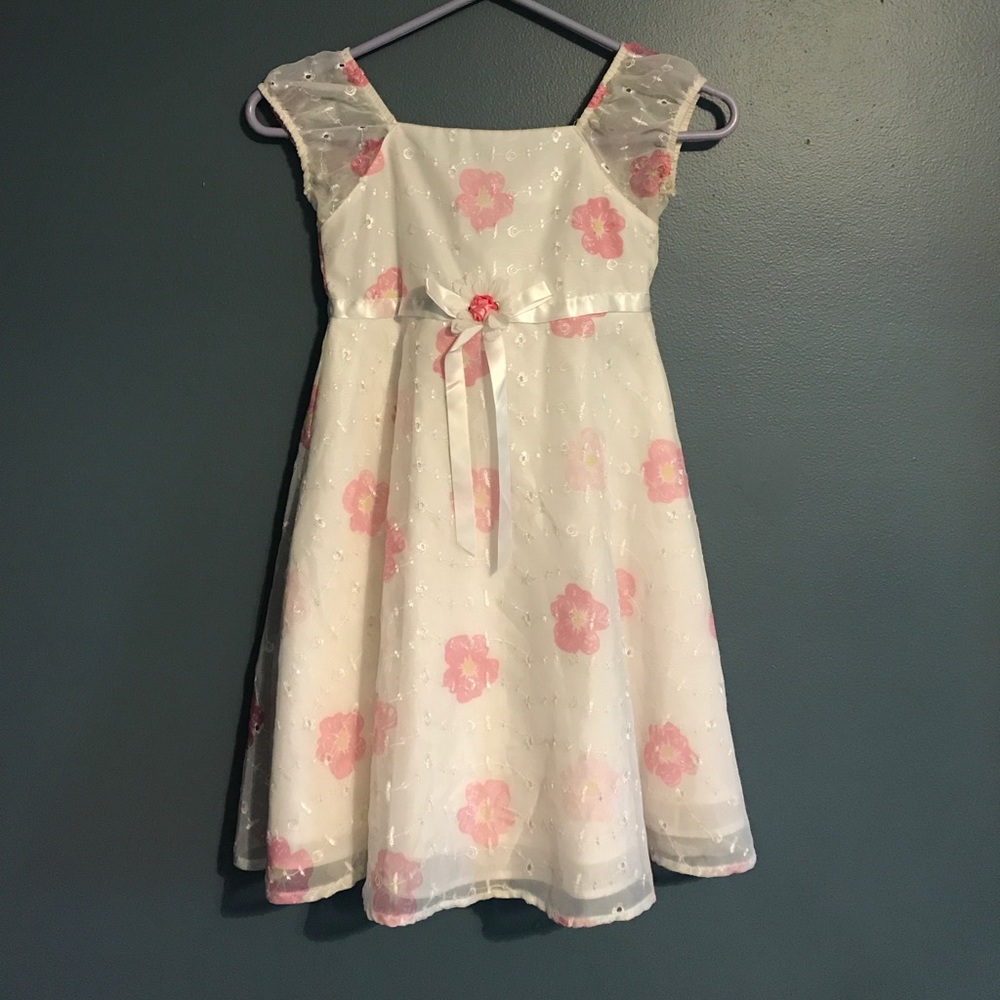 Girl’s dress
