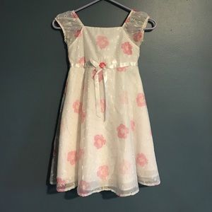 Girl’s dress