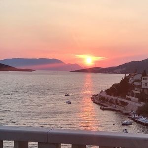 Meet your Posher, Edina