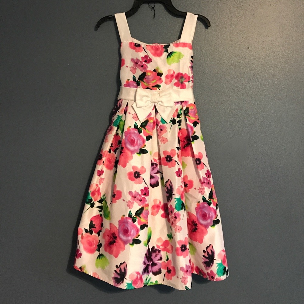 Girl’s spring dress