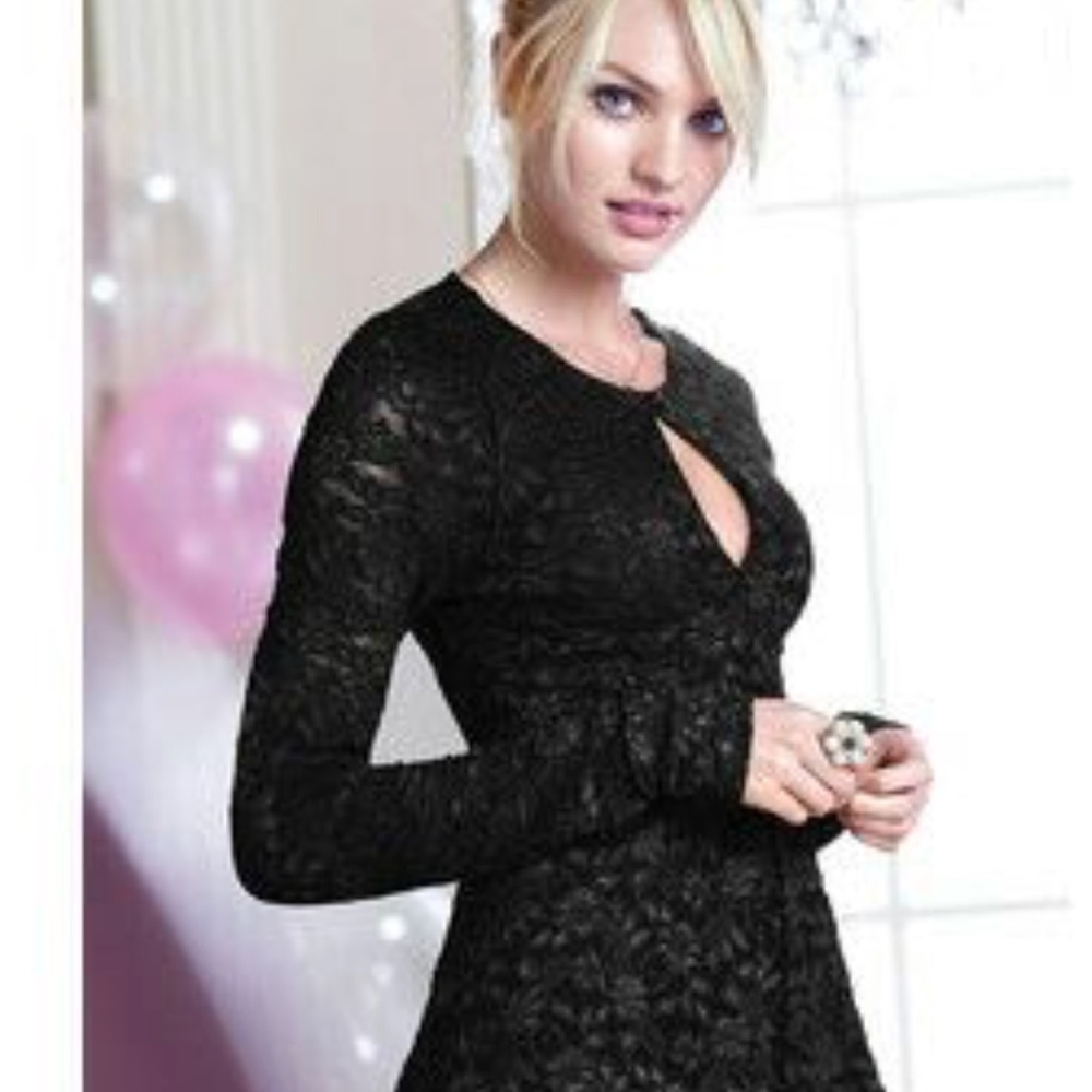 Victoria’s Secret Lace Keyhole Top