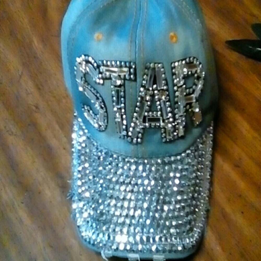Unisex rhinestone Jean cap w/ the word star writ