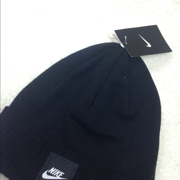 NWT Nike Adult Unisex Black Beanie Hat - Picture 2 of 2