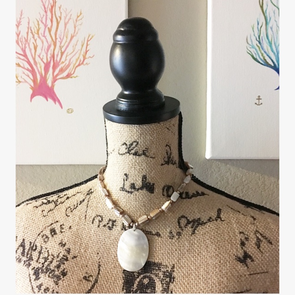 🐚 Pearl Statement Necklace