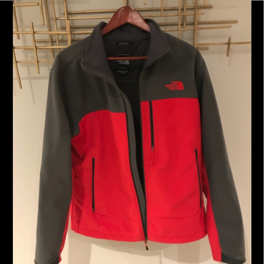 Men’s North Face.